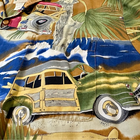 Retro Hawaiian shirt, made in Hawaii with coconut buttons - Picture 5 of 12